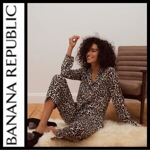 NWOT Banana Republic Cheetah Print Silky Pajamas